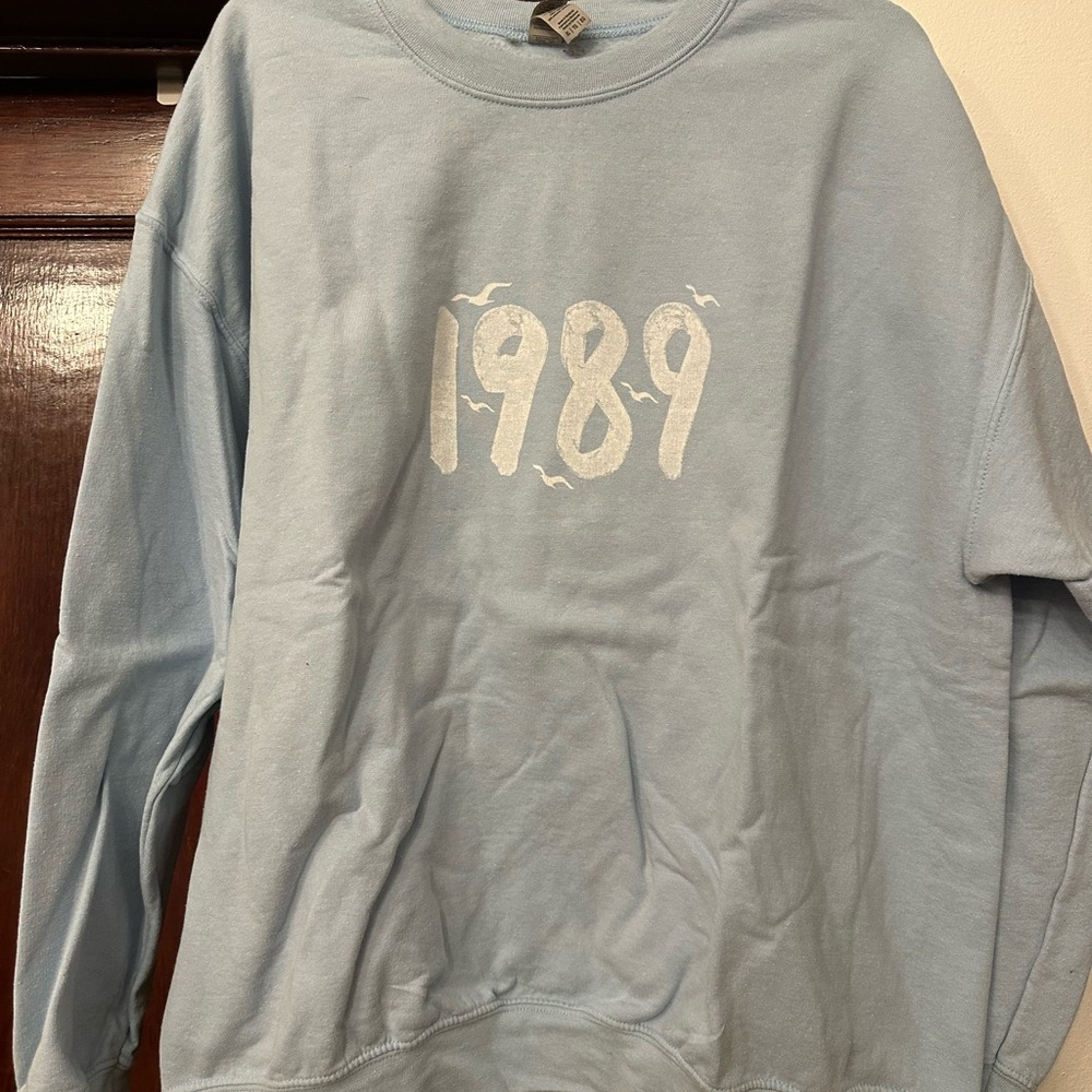 Taylor Swift 1989 Light Blue Gildan Sweatshirt